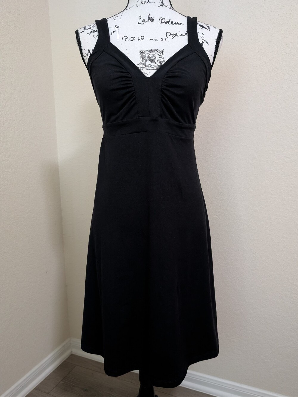 EUC•Patagonia Buttery Minette Dress Black A-Line Ruched V-Neck Strappy Back•MED